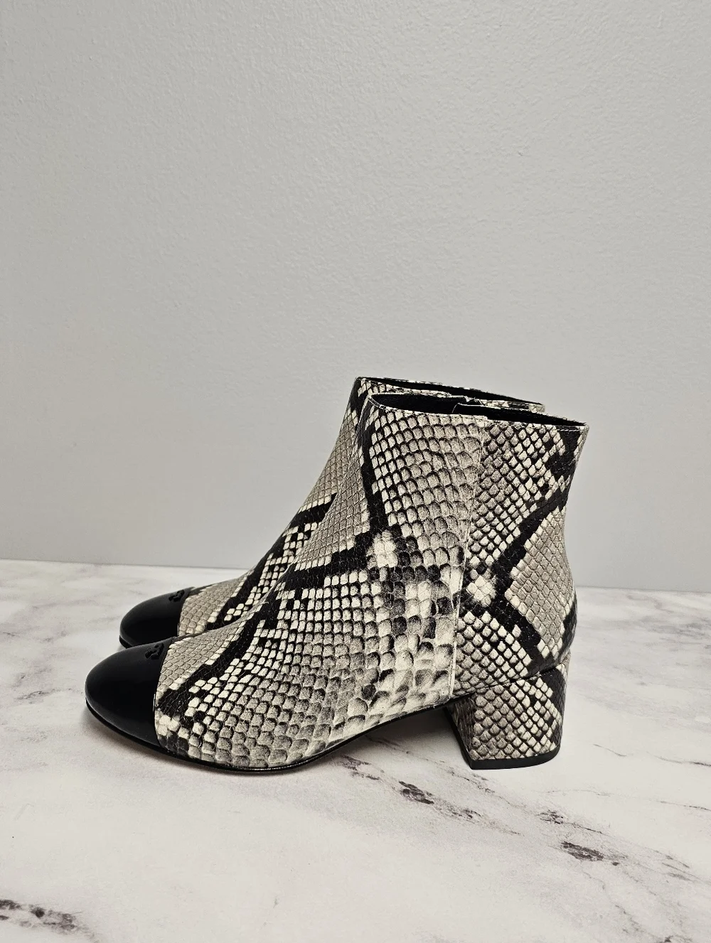 Tory Burch Shelby Snake Print Ankle Patent Leather Gray Black Heel Boots 5.5 NWB
